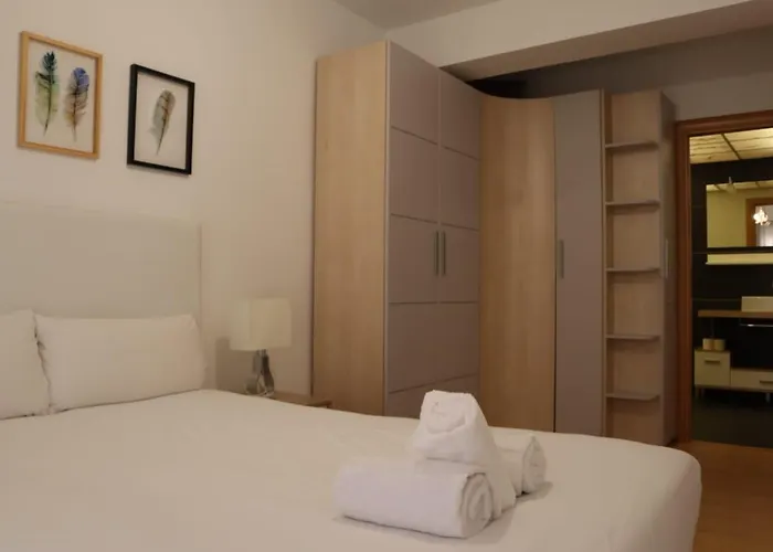 Az El Balcón De Atares Apartamento