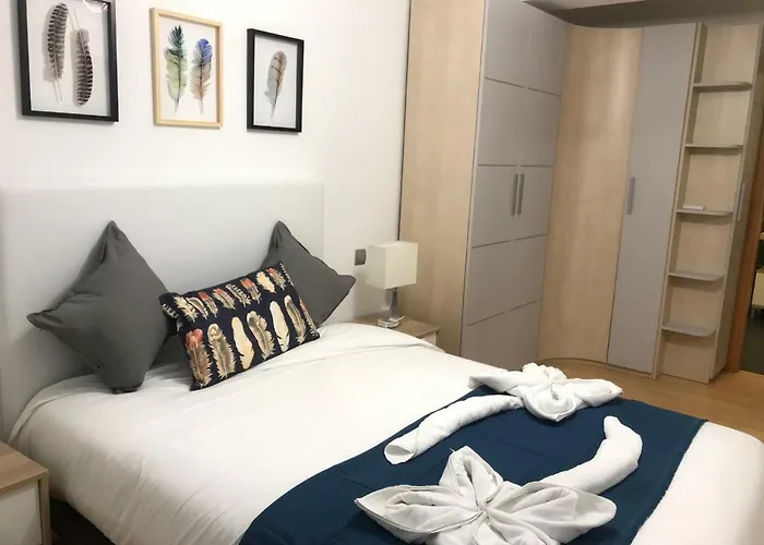 Az El Balcón De Atares Apartamento *