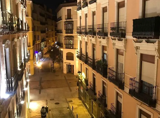 Az El Balcón De Atares * Saragoça