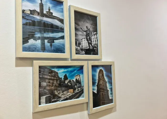 Az El Balcón De Atares Apartamento *